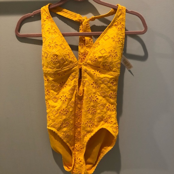 Kate SPADE NY HALF MOON BAY EYELET HALTER SWIMSUIT - Picture 5 of 7